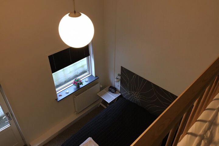 Room 12 of 36