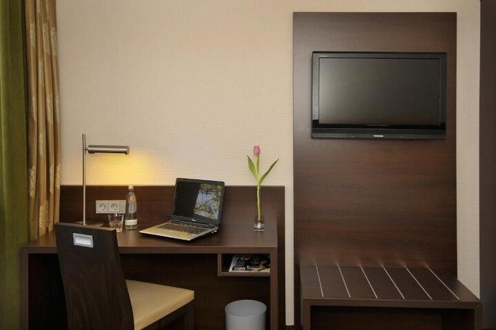 Room 4 of 23