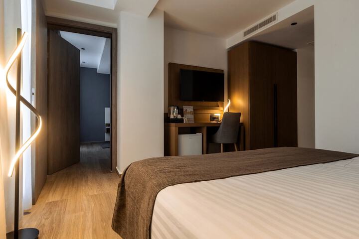 Room 13 of 47