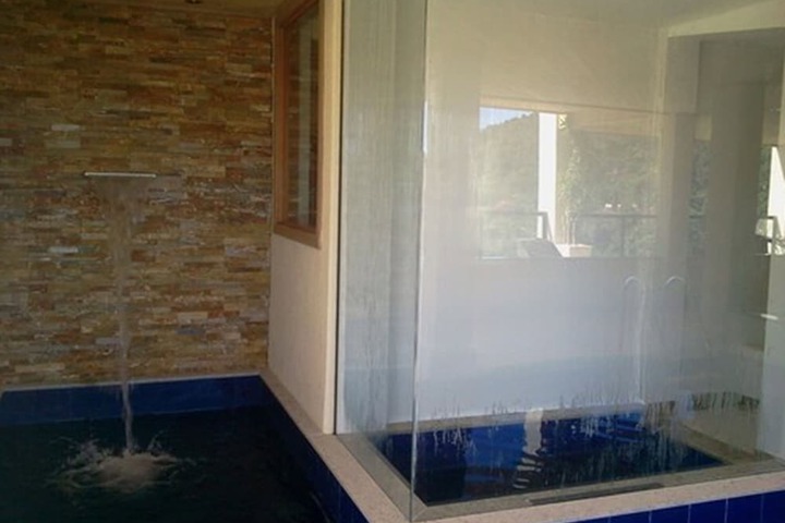 Pool 20 of 32