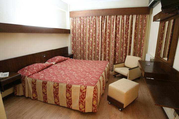 Room 6 of 22