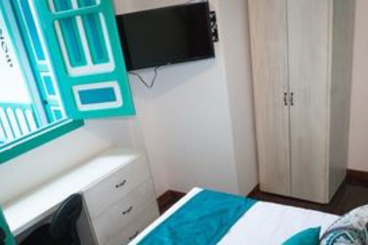 Room 6 of 17