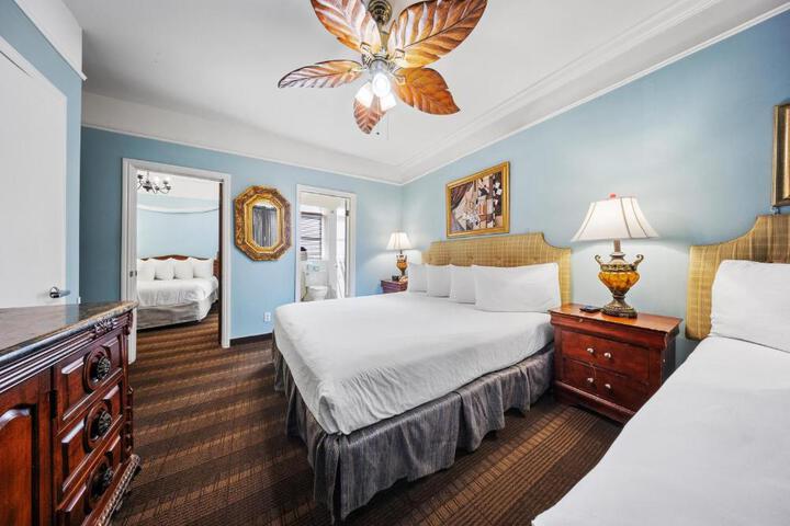 1 King Bed (17 of 17)