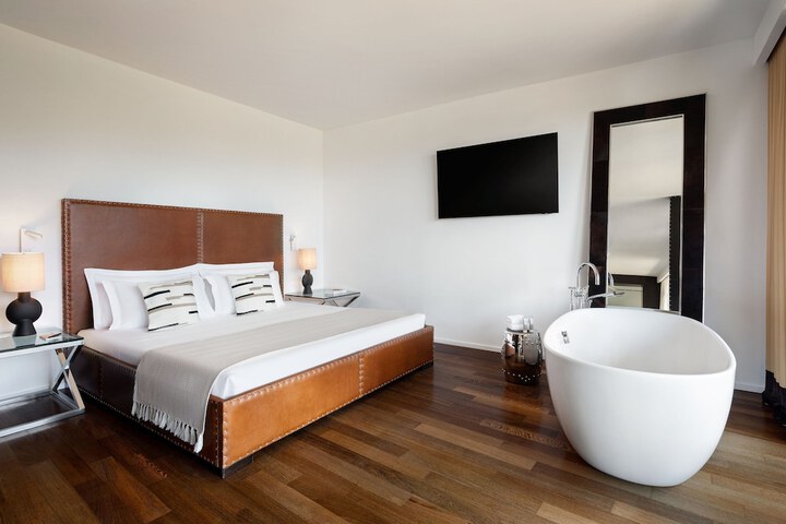 Room 15 of 113