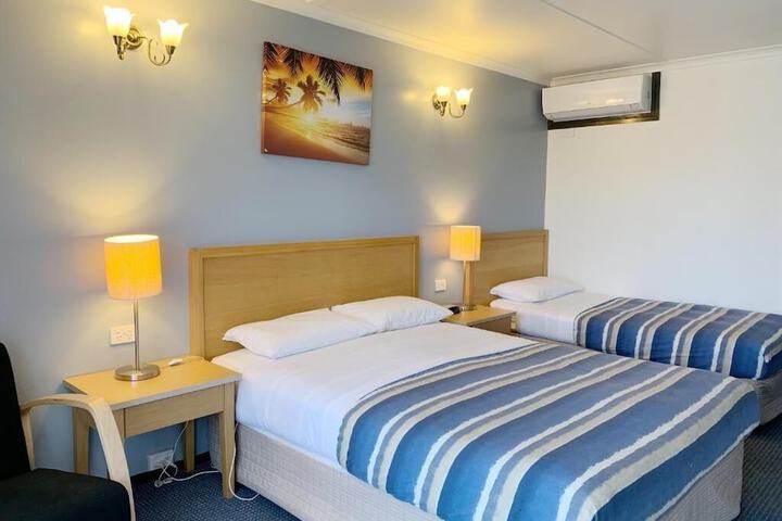 Room 6 of 79
