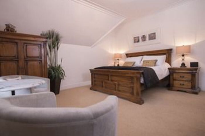 Room 7 of 17