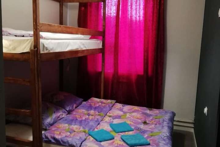 Room 4 of 25
