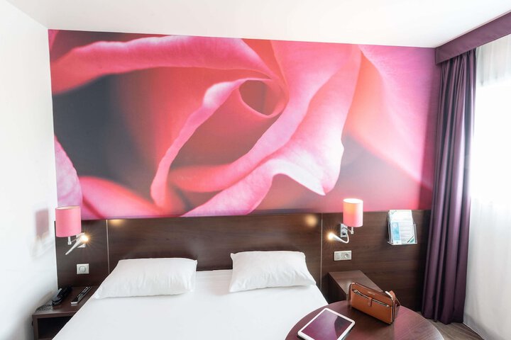 Room 12 of 66