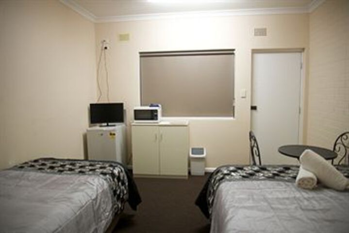 Room 7 of 16