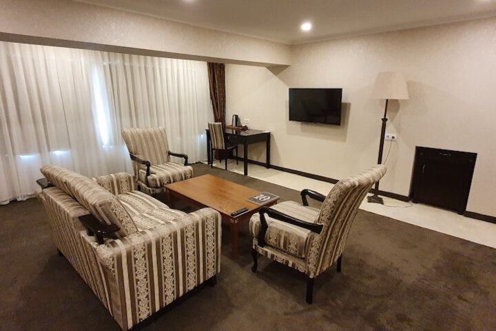 Room 8 of 45
