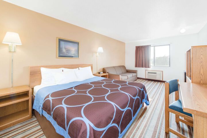 1 King Bed (8 of 13)