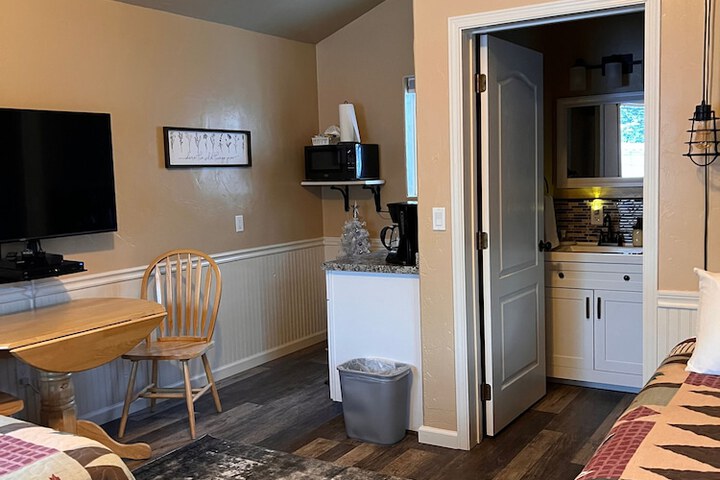 Room 14 of 32