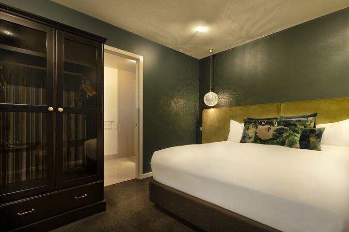 Room 46 of 92
