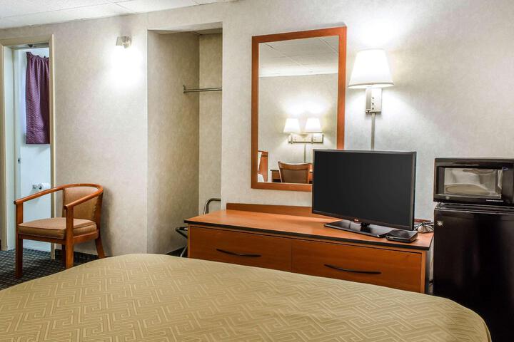 2 Double Beds (2 of 5)