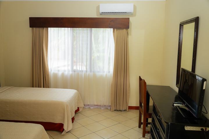 Room 12 of 38