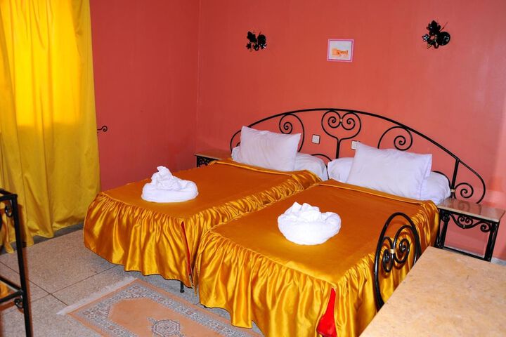 Room 11 of 28