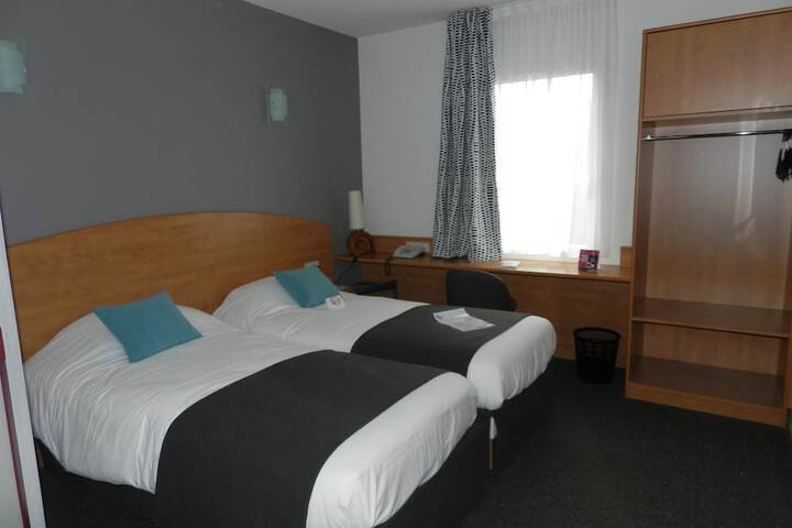 Room 6 of 67