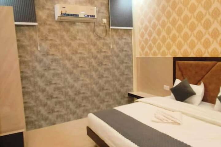 Room 15 of 20