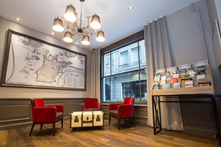 Hotel Lobby