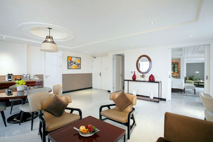 Room 20 of 106
