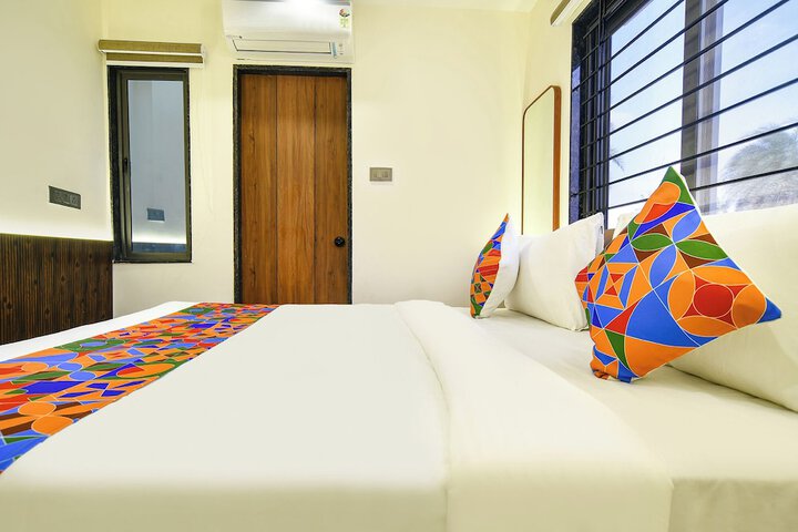 Room 14 of 33