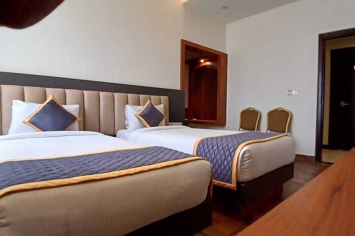 Room 16 of 27