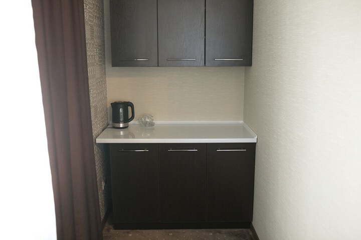 Room 7 of 28