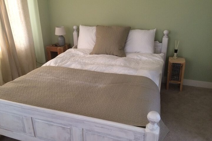 Room 2 of 8