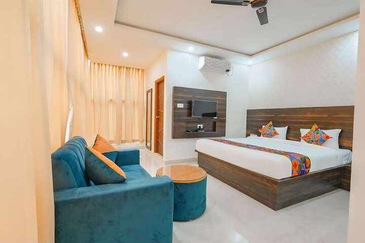 Room 3 of 6