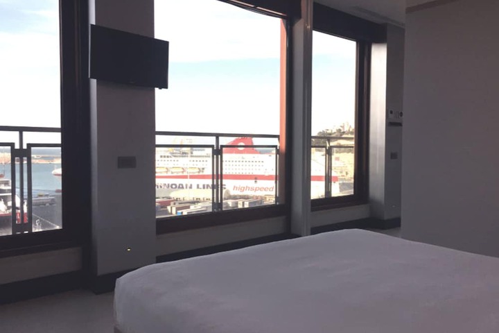 Room 56 of 90