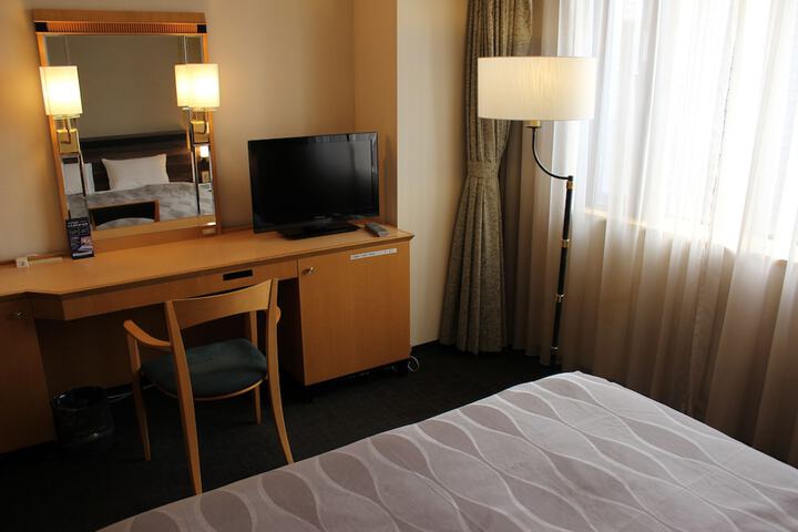 Room 18 of 50