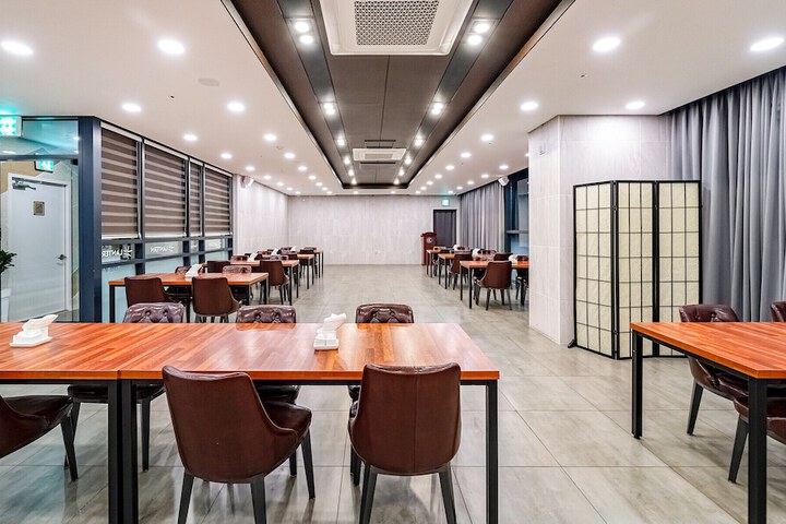 Dining Photos