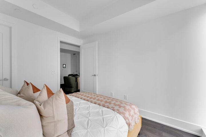 Room 3 of 85