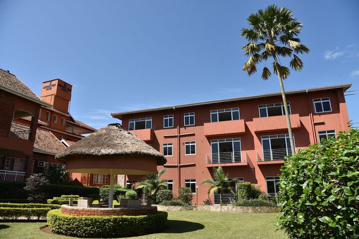 Hotel Exterior 123 of 130