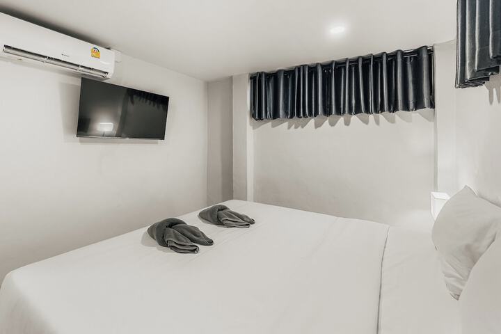 Room 7 of 44