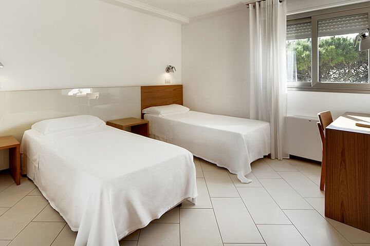 Room 6 of 49