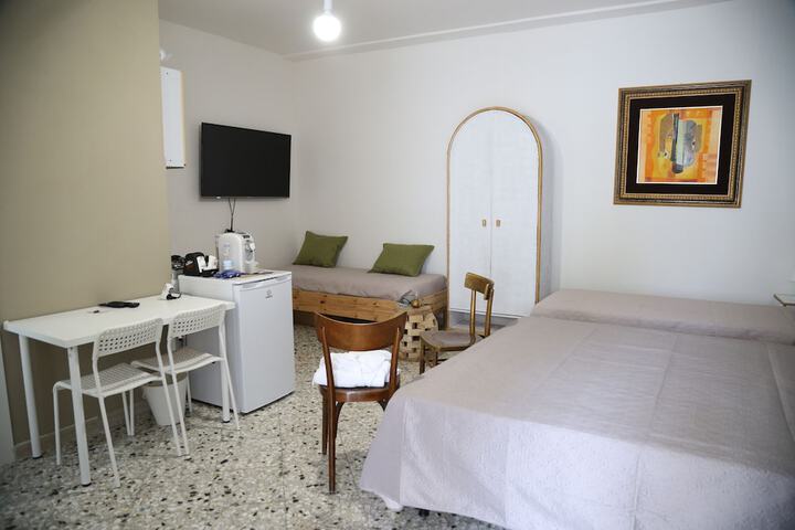 Room 4 of 36