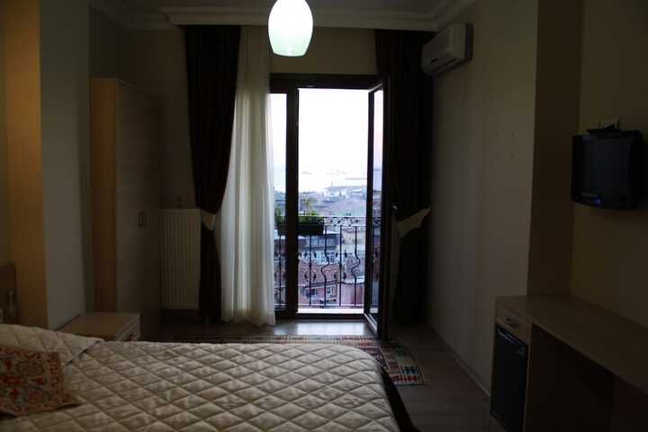 Room 7 of 74