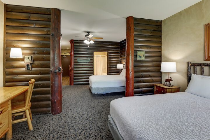 Expanded Queen Bed (3 of 5)