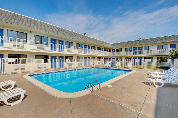 Pool 31 of 46