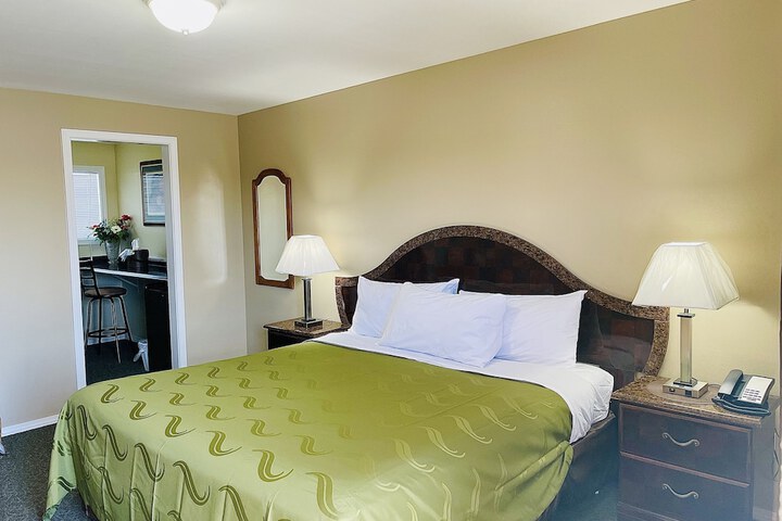 Room 7 of 40
