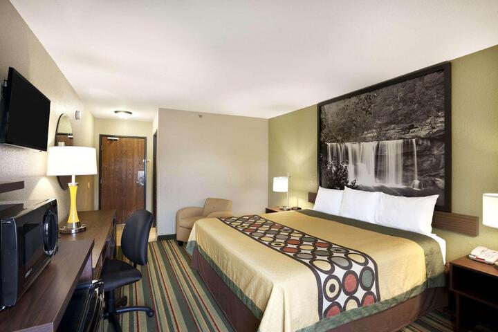 1 King Bed (9 of 12)