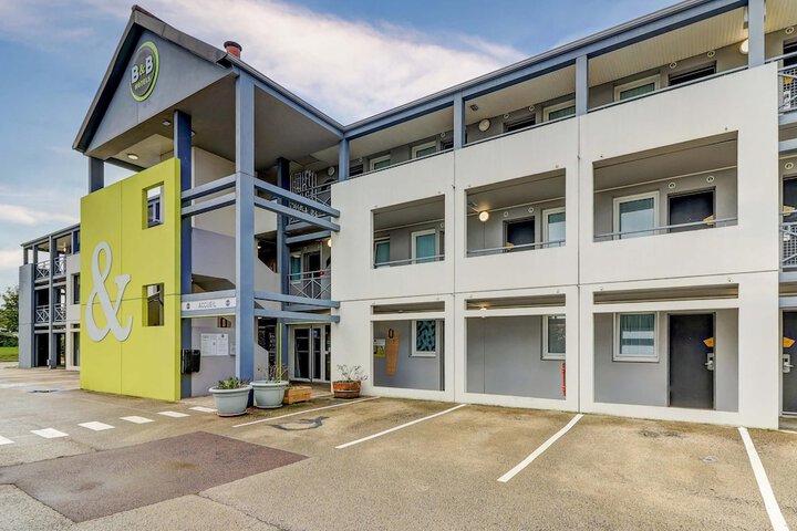 Hotel Entry