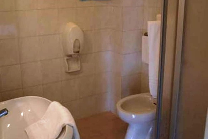 Room 9 of 22
