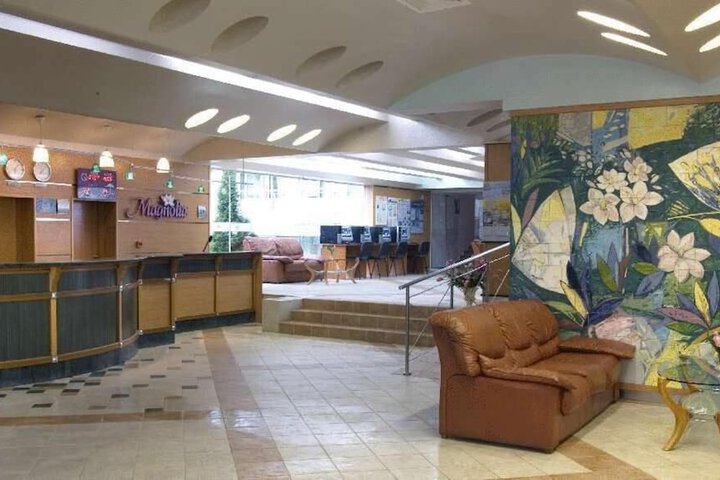 Entrance & Lobby