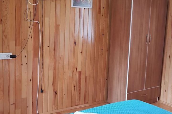 Room 17 of 18