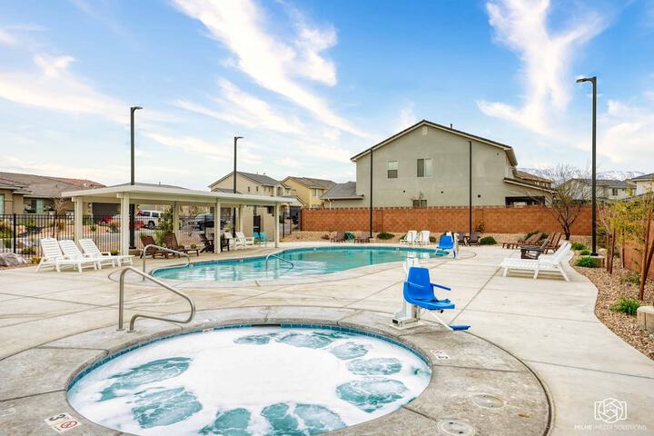 Pool 14 of 30