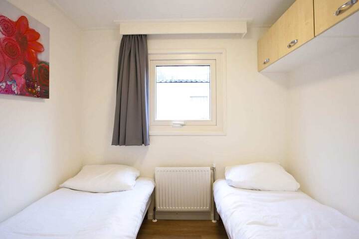 Room 4 of 37