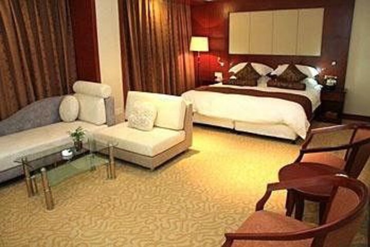 Room 11 of 23