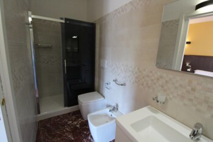 Room 3 of 17